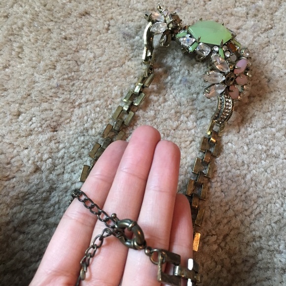 JCrew-inspired statement bib necklace - Picture 3 of 3